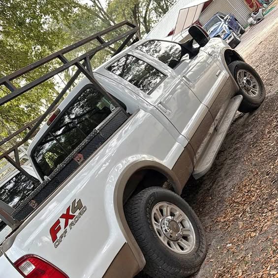 2006 Ford F350 Super Duty Crew Cab - King Ranch Pickup 4D 6 3\/4 ft