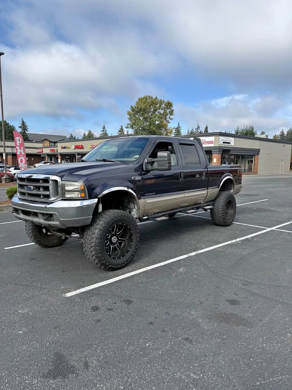 2000 Ford F350 Super Duty Super Cab & Chassis - XLT Cab & Chassis 4D