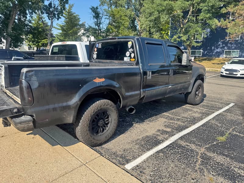 2003 Ford F250 Super Duty Crew Cab - Lariat Pickup 4D 6 3\/4 ft