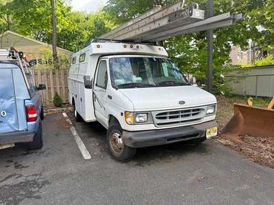 1999 Ford E350 Super Duty Cutaway - Cutaway Van 2D