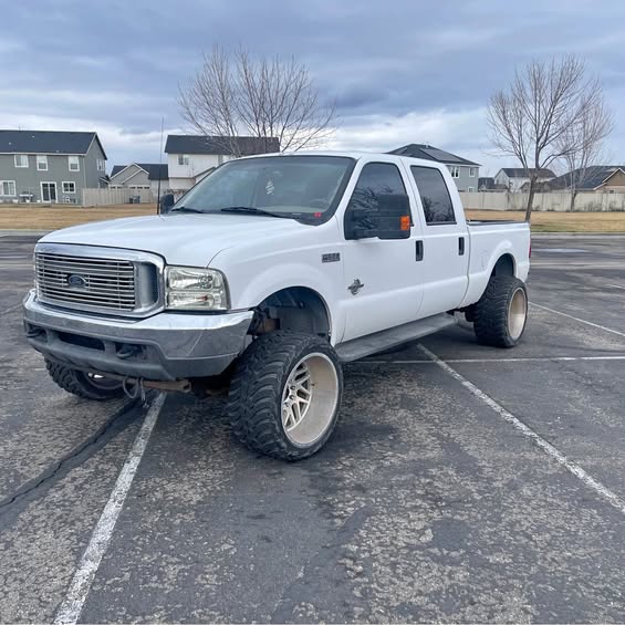 1999 Ford F350 Super Duty Super Cab - Short Bed