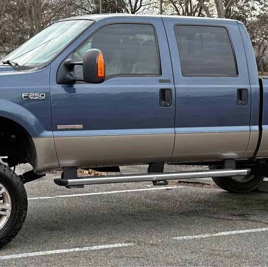 2004 Ford F250 Super Duty Crew Cab - Lariat Pickup 4D 6 3\/4 ft