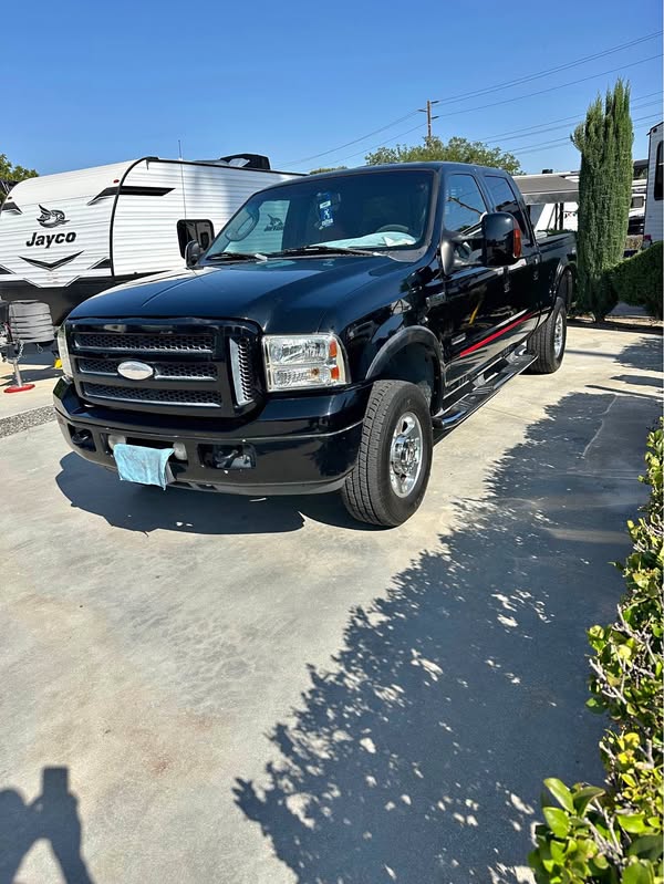 2007 Ford F250 Super Duty Crew Cab - Black