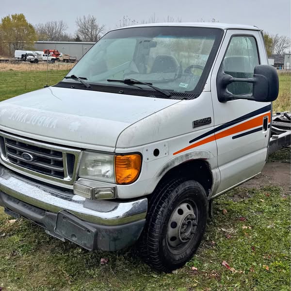 2007 Ford E450 Super Duty Cutaway - Van Cab-Chassis 2D