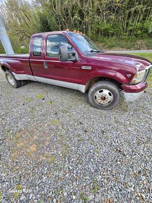 2007 Ford F350 Super Duty Crew Cab - XLT Pickup 4D 8 ft