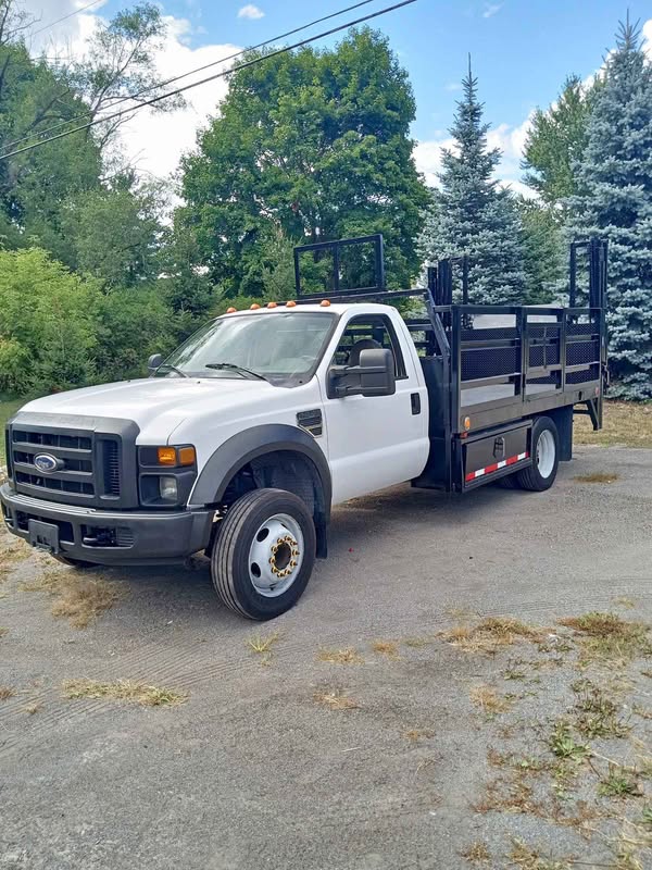 2007 Ford F550 Super Duty Regular Cab & Chassis