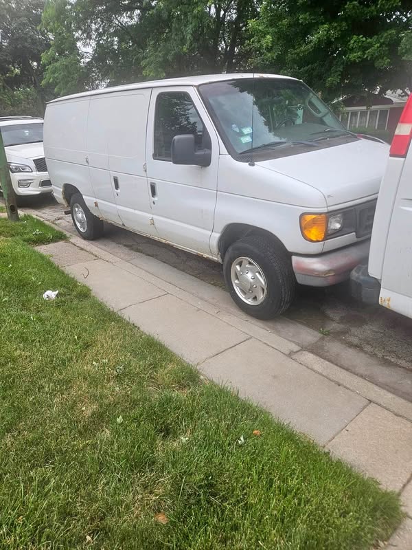 2007 Ford E150 Super Duty Cargo - Commercial Van 3D
