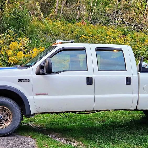 2004 Ford F350 Super Duty Crew Cab - XL Pickup 4D 8 ft