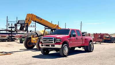 2006 Ford F350 Super Duty Crew Cab - Lariat Pickup 4D 8 ft
