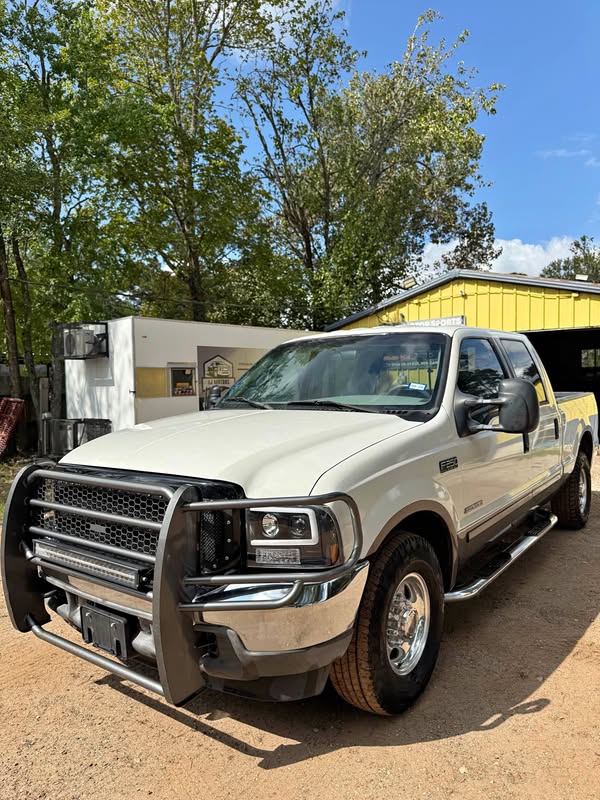 2002 Ford F250 Super Duty Crew Cab - Lariat Pickup 4D 6 3\/4 ft