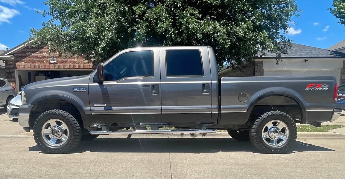 2005 Ford F350 Super Duty Crew Cab - Lariat Pickup 4D 6 3\/4 ft