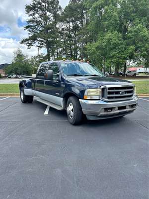 2004 Ford F350 Super Duty Crew Cab - Lariat