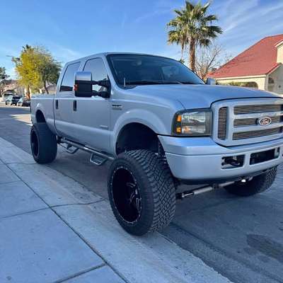 2006 Ford F350 Super Duty Crew Cab - XLT Pickup 4D 6 3\/4 ft
