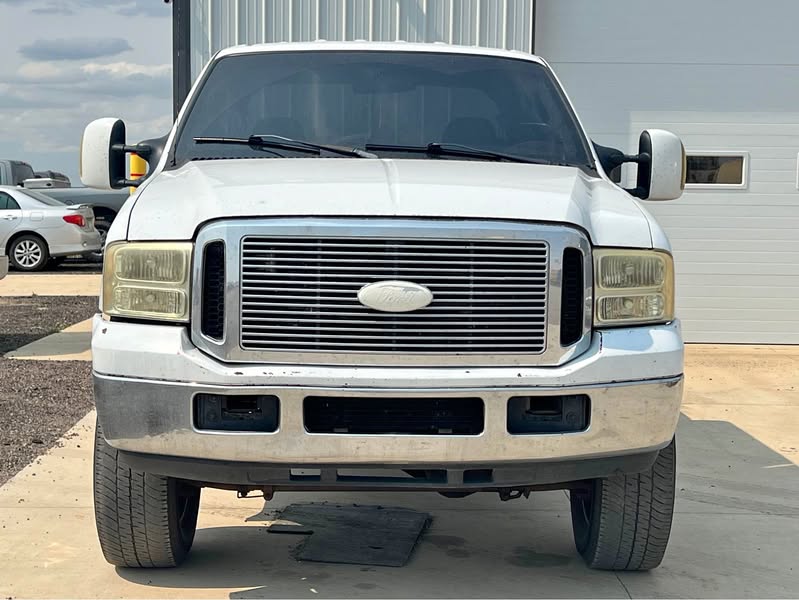 2007 Ford F350 Super Duty Crew Cab - XLT Pickup 4D 8 ft