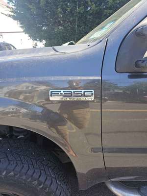 2007 Ford F350 Super Duty Crew Cab - XLT Pickup 4D 8 ft
