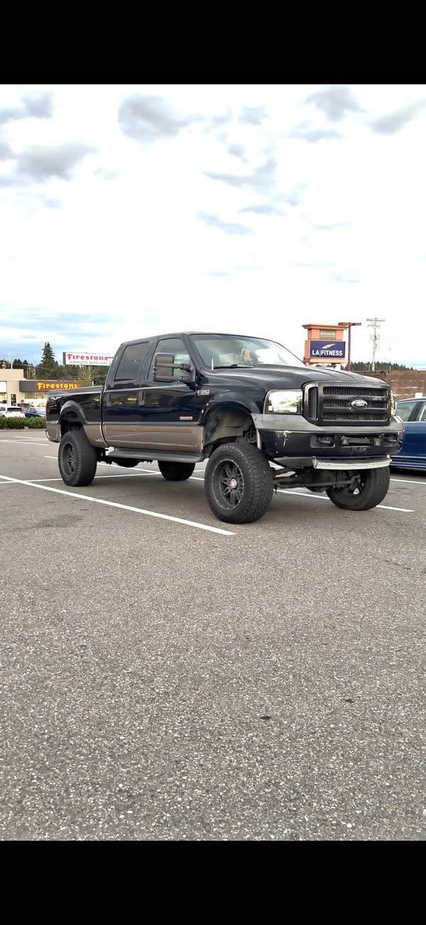 2003 Ford F350 Super Duty Crew Cab - Lariat Pickup 4D 6 3\/4 ft