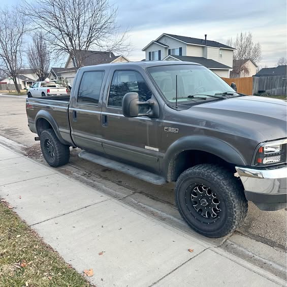 2003 Ford F350 Super Duty Crew Cab - Lariat Pickup 4D 8 ft