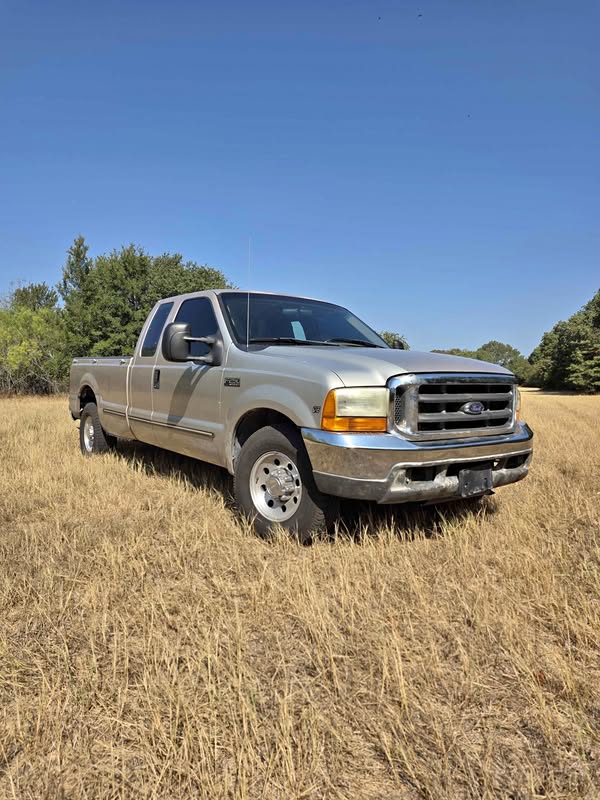1999 Ford F250 Super Duty Super Cab - XLT Pickup 4D 8 ft