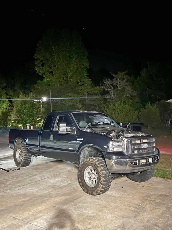 2006 Ford F250 Super Duty Crew Cab - Long Bed