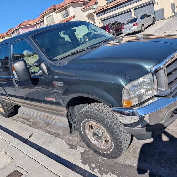 2004 Ford F250 Super Duty Super Cab - Lariat Pickup 4D 6 3\/4 ft