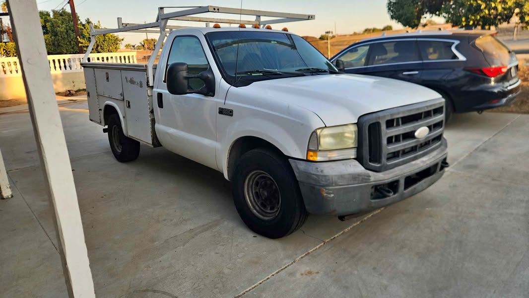 2003 Ford F350 Super Duty Regular Cab - XL Pickup 2D 8 ft