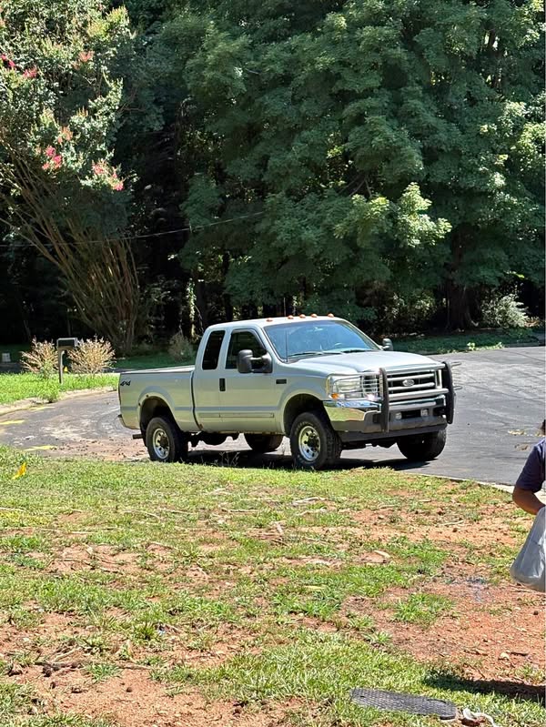 2002 Ford F250 Super Duty Super Cab - XLT Pickup 4D 6 3\/4 ft