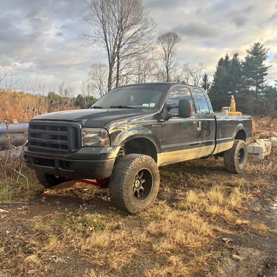 2006 Ford F350 Super Duty Super Cab - Lariat Pickup 4D 8 ft