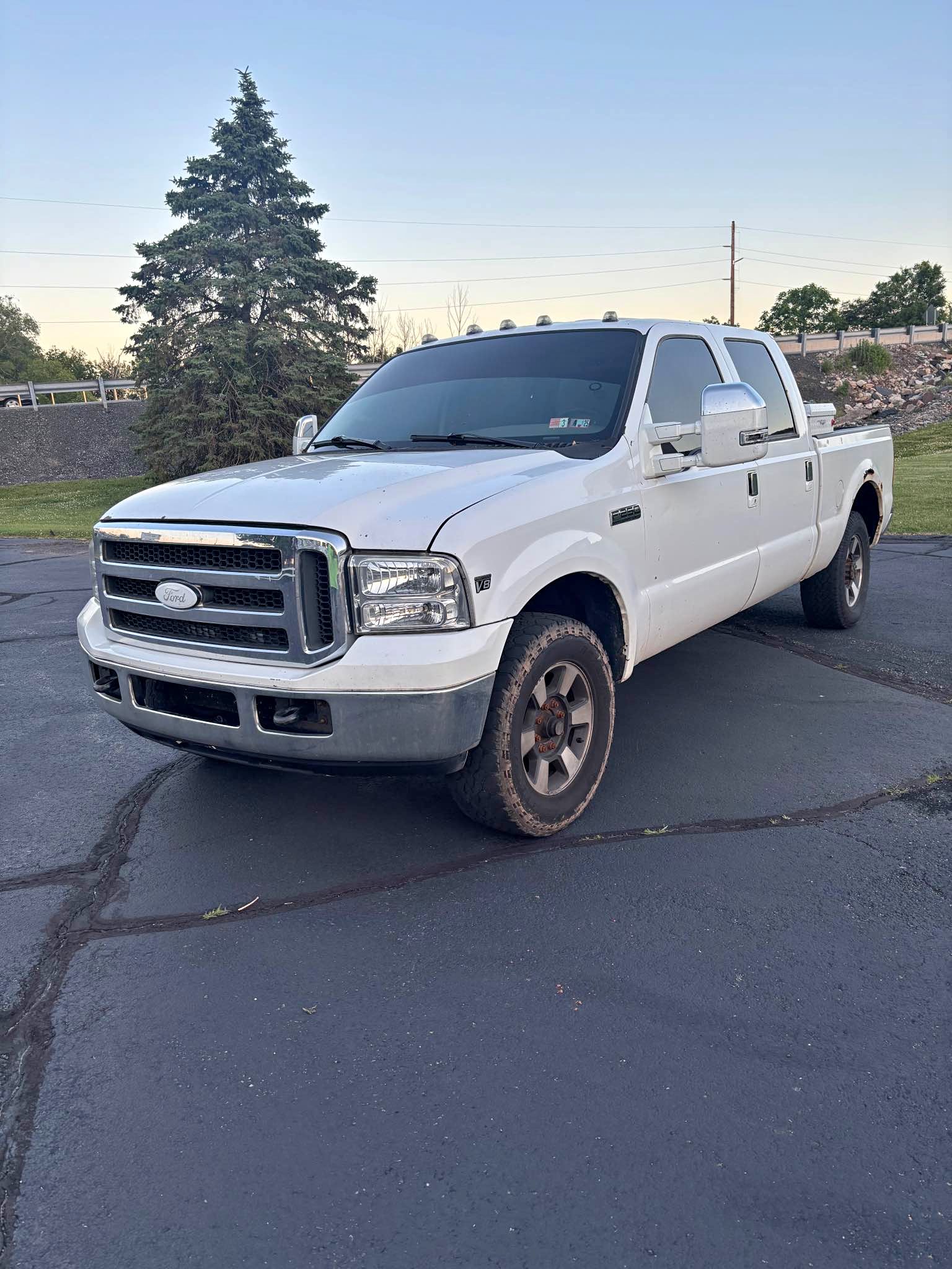 1999 Ford F250 Super Duty Crew Cab - Lariat Pickup 4D 6 3\/4 ft