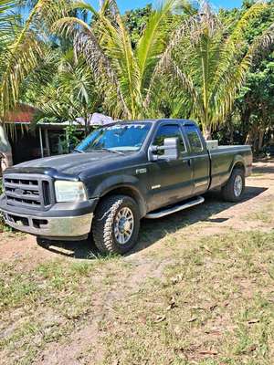 1999 Ford F250 Super Duty Crew Cab - Long Bed