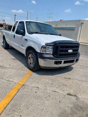 2006 Ford F250 Super Duty Crew Cab - Long Bed