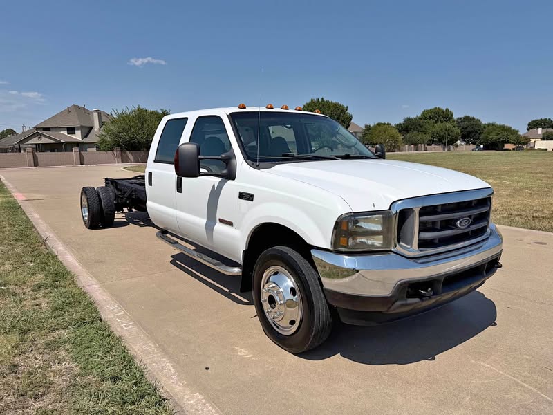 2004 Ford F550 Super Duty Crew Cab & Chassis - XLT Cab & Chassis 4D