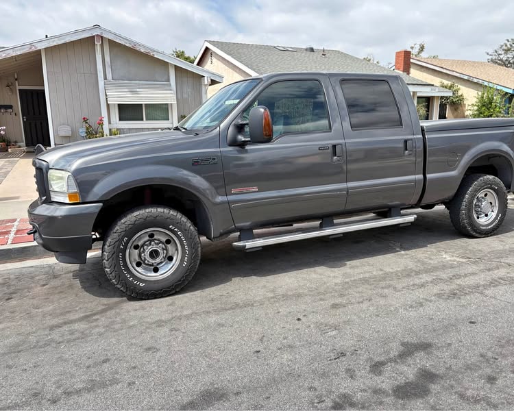 2004 Ford F250 Super Duty Crew Cab - XLT Pickup 4D 8 ft