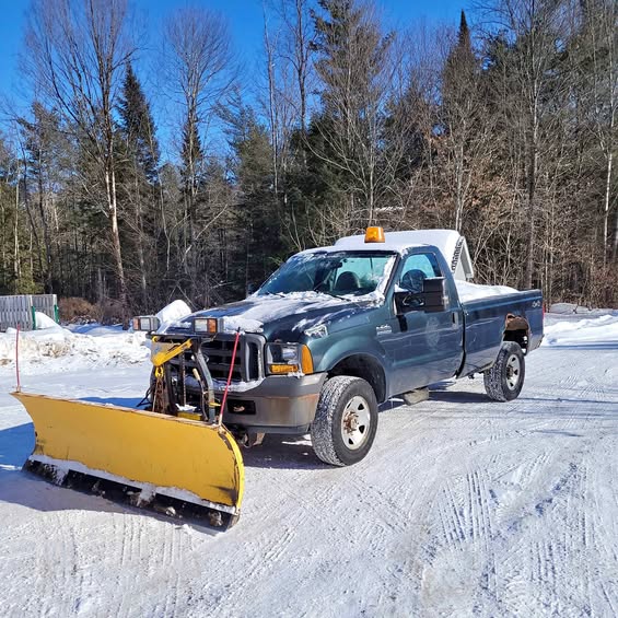 2005 Ford F350 Super Duty Regular Cab - XL Pickup 2D 8 ft
