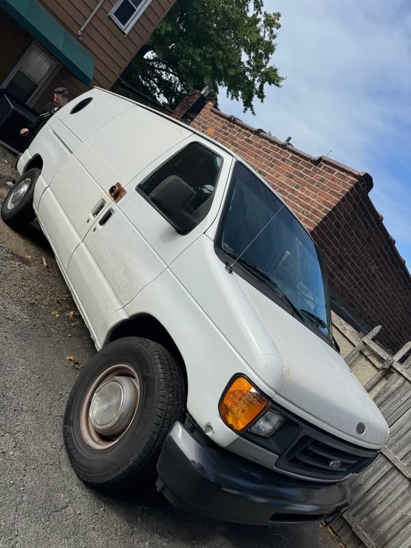 2004 Ford E250 Super Duty Cargo