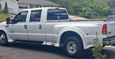 2003 Ford F350 Super Duty Crew Cab - XLT Pickup 4D 8 ft