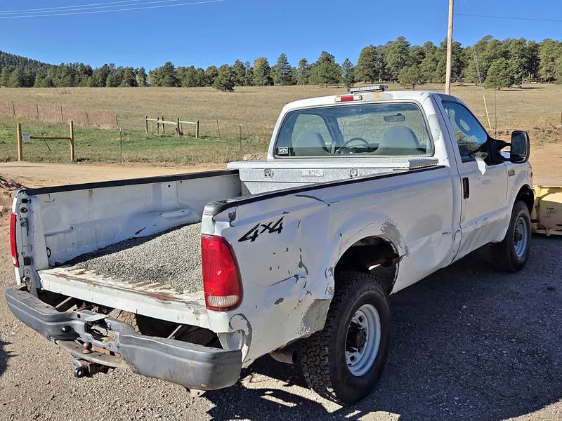 2004 Ford F250 Super Duty Regular Cab - XLT Pickup 2D 8 ft