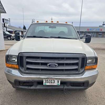 1999 Ford F350 Super Duty Regular Cab XL Pickup 2D 8 ft