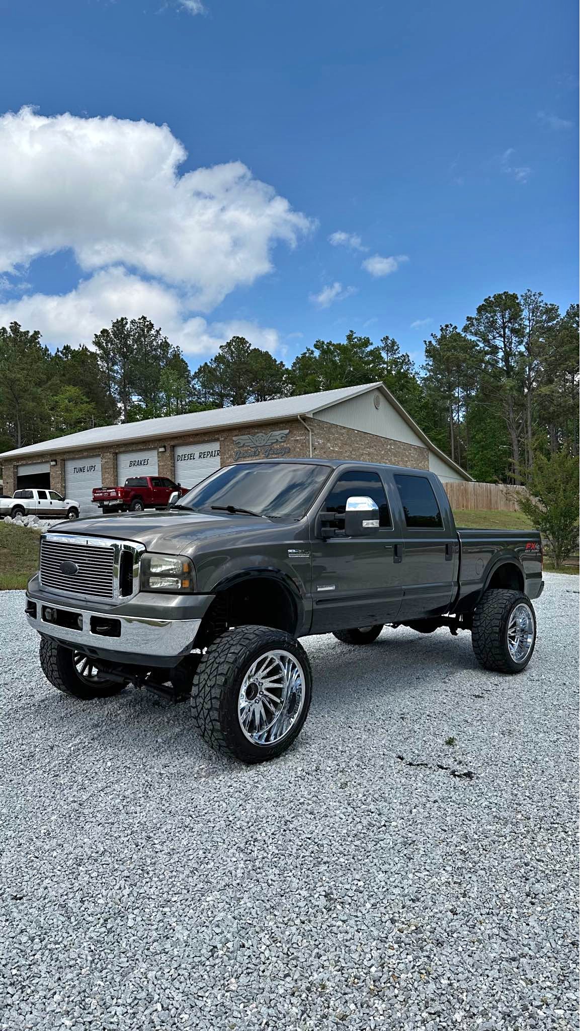 2006 Ford F250 Super Duty Crew Cab - Lariat Pickup 4D 6 3\/4 ft