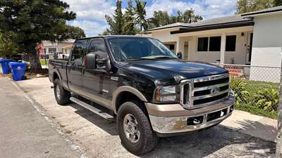 2005 Ford F250 Super Duty Crew Cab - Lariat Pickup 4D 6 3\/4 ft