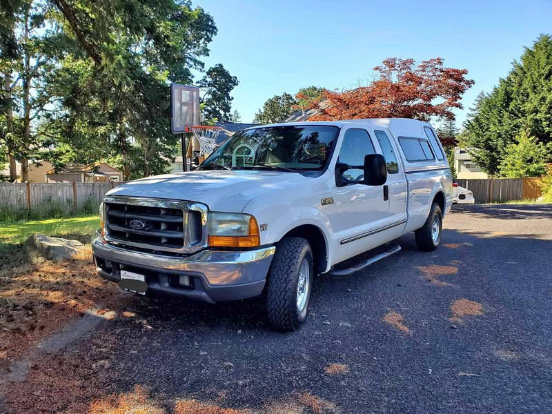 1999 Ford F250 Super Duty Crew Cab - XLT Pickup 4D 8 ft