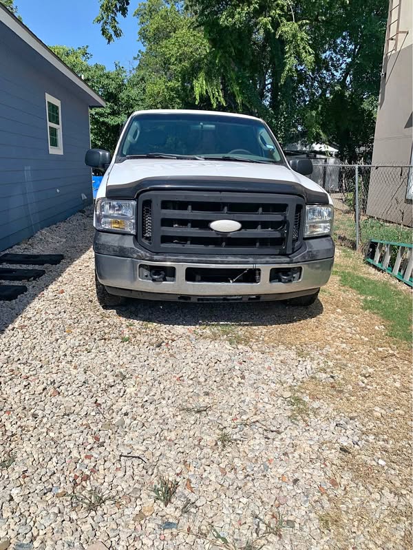 2006 Ford F250 Super Duty Crew Cab - Long Bed