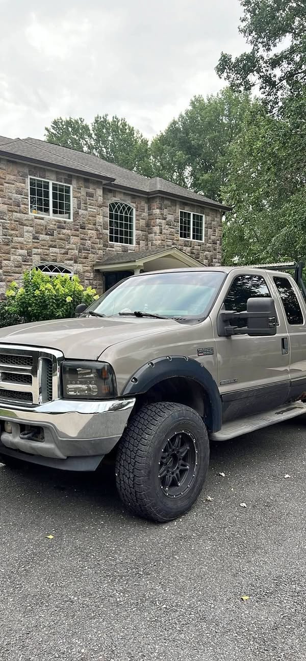 2002 Ford F250 Super Duty Super Cab - Lariat Pickup 4D 6 3\/4 ft