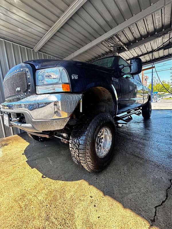 2002 Ford F350 Super Duty Super Cab & Chassis - XL Cab & Chassis 4D