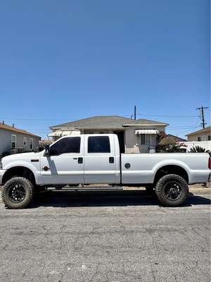 2005 Ford F350 Super Duty Crew Cab - Lariat Pickup 4D 8 ft