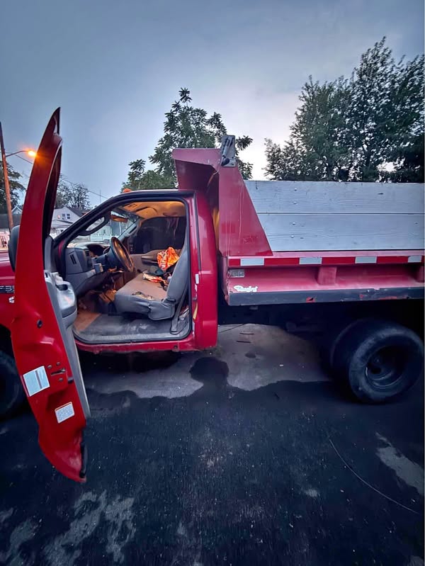 2004 Ford E350 Super Duty Cargo