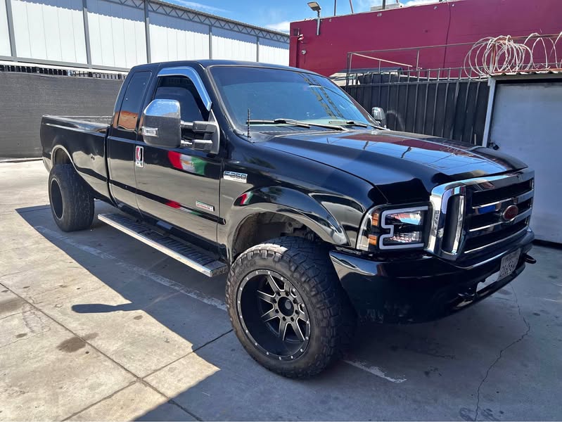 2006 Ford F250 Super Duty Regular Cab - Long Bed