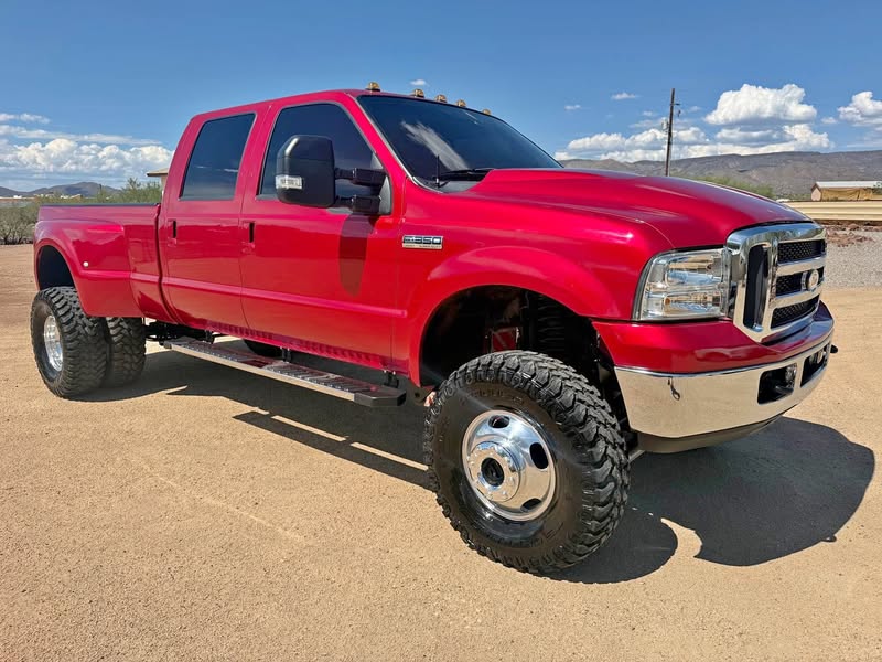 2006 Ford F350 Super Duty Crew Cab - Lariat Pickup 4D 8 ft