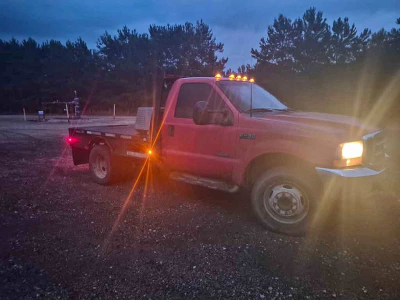 2002 Ford F450 Super Duty Regular Cab & Chassis