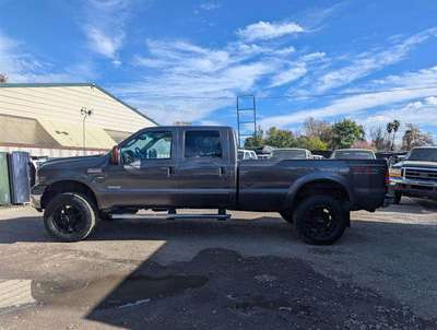 2005 Ford F350 Super Duty Crew Cab - Lariat Pickup 4D 8 ft
