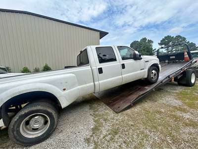 2005 Ford F350 Super Duty Crew Cab - Lariat Pickup 4D 8 ft
